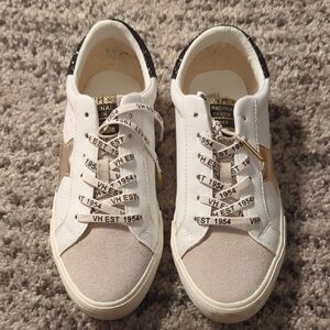 Vintage Havana White Sneakers with Black Accents